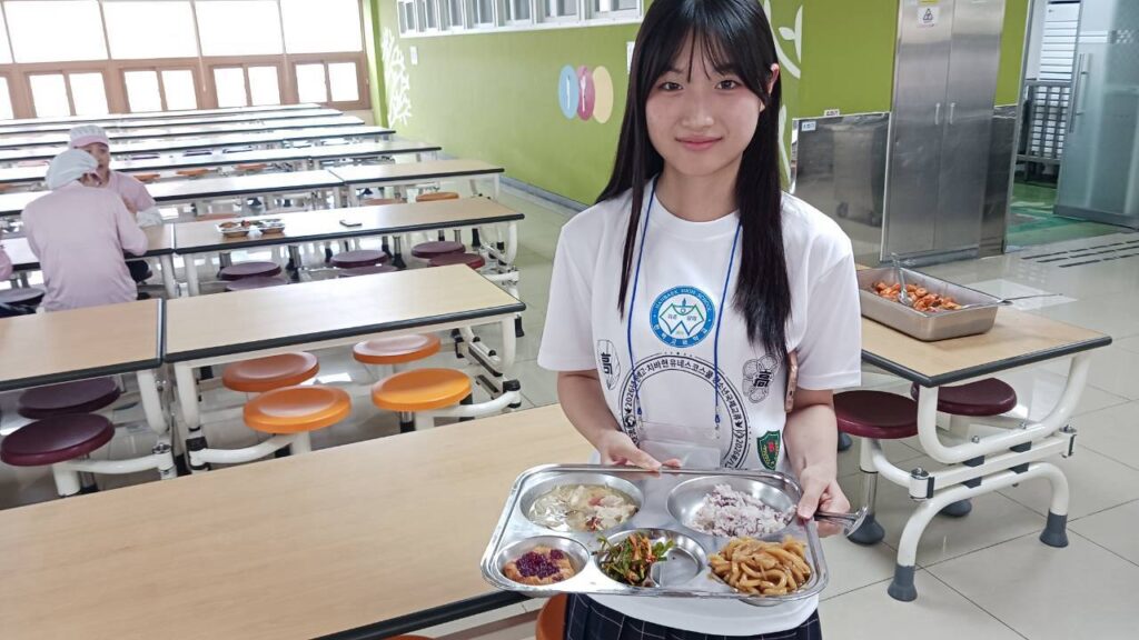 韓国の給食を食べました