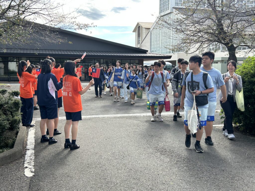 明道生をお迎えする様子