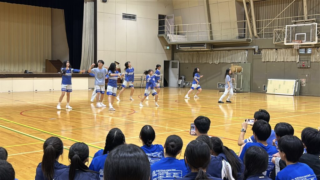 明道生によるダンスパフォーマンス